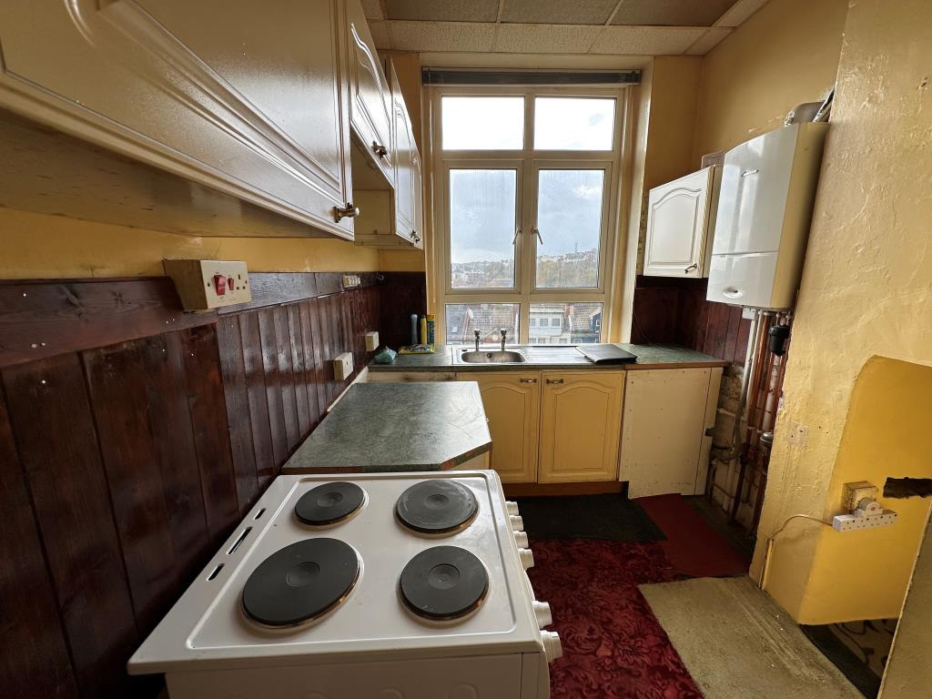 Lot: 81 - TWO-BEDROOM SELF-CONTAINED FLAT FOR IMPROVEMENT - Kitchen
